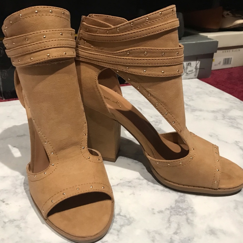 Camel ankle booty size 8 1/2 - Picture 3 of 8